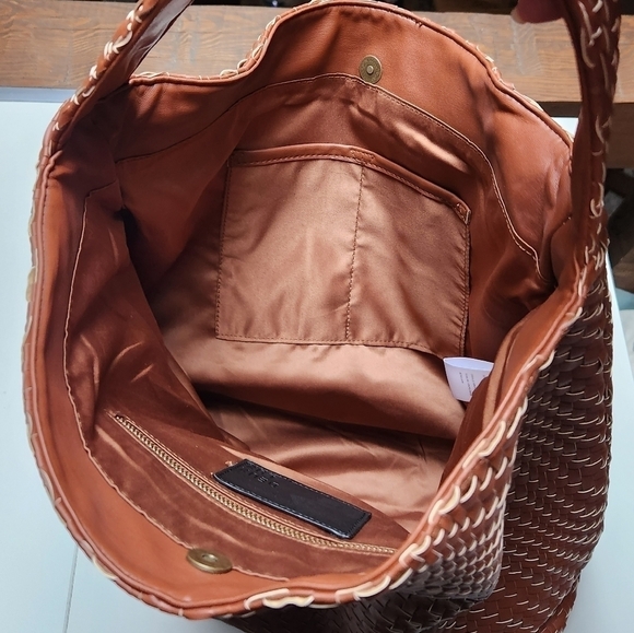 Deux Lux Woven Hobo Shoulder Bag - Picture 5 of 10